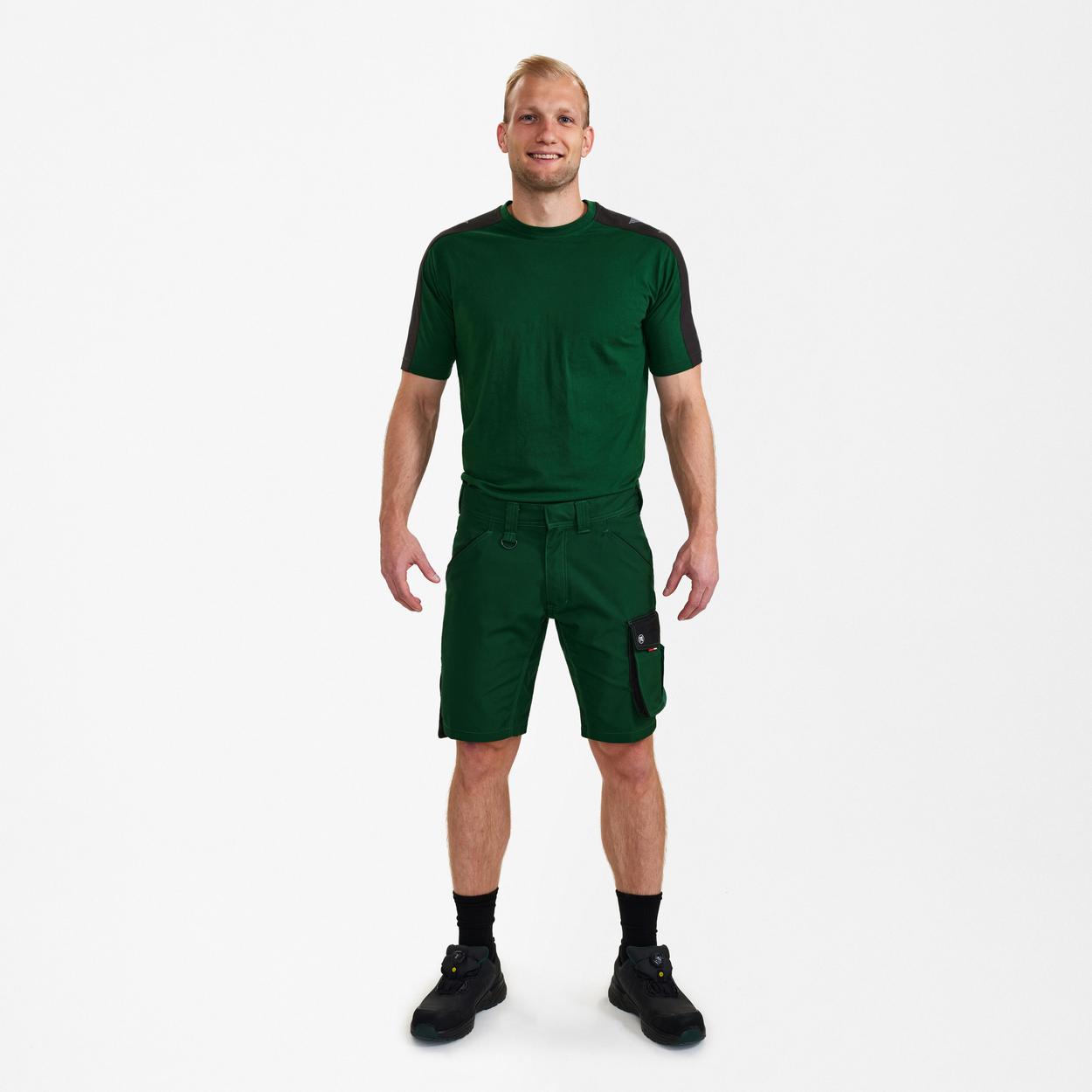 ENGEL Galaxy Arbeitsshorts in Grün/Schwarz, Größe 54