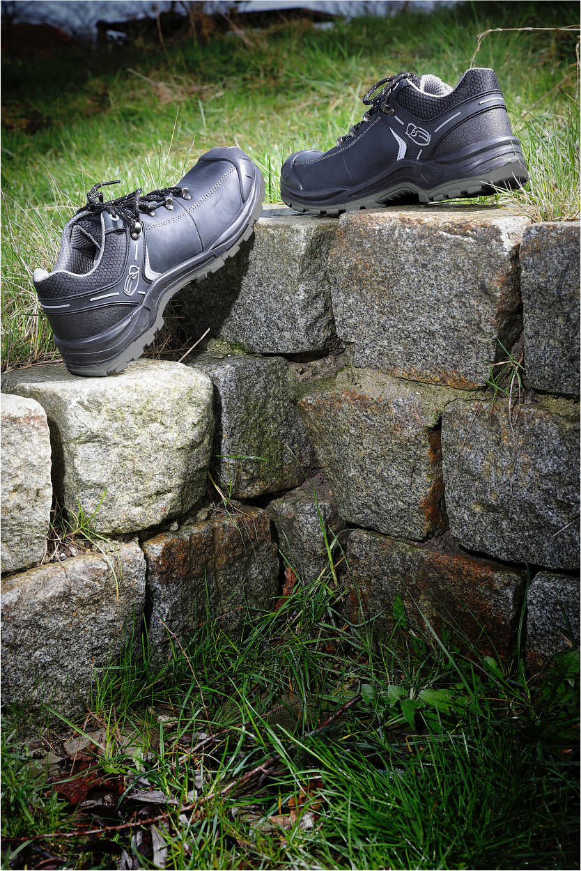 Halbschuh L3122 Leipzig in Schwarz/Grau, Gr. 48 von Leibwächter