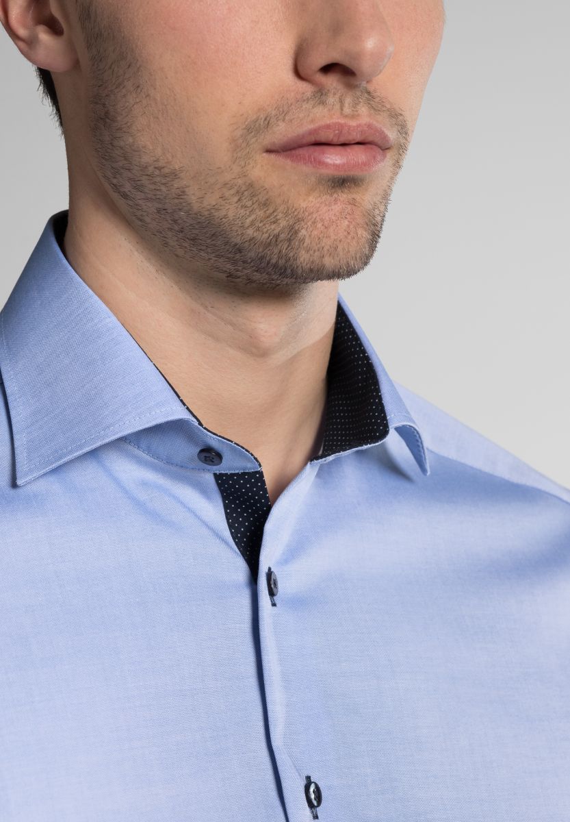 Herrenhemd kurzarm Modern Fit in Blau, Gr. 48 von ETERNA - Modelbild