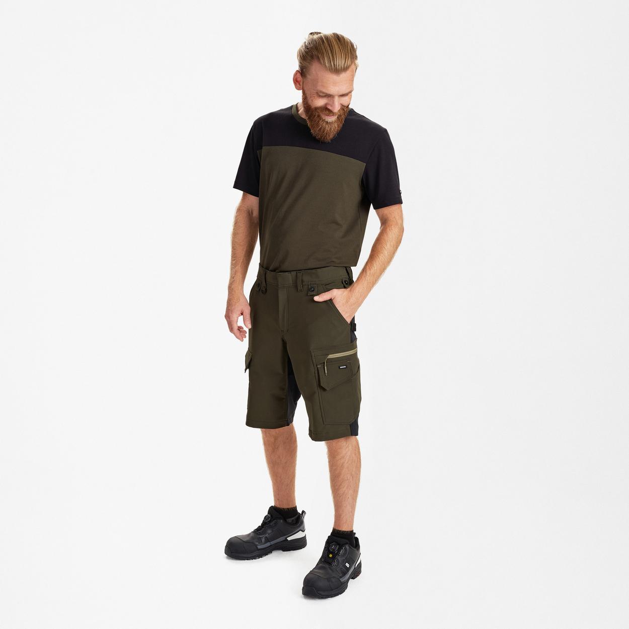 ENGEL Entire Arbeitsshorts mit 4-Wege-Stretch in Forest Green/Schwarz, Größe 54