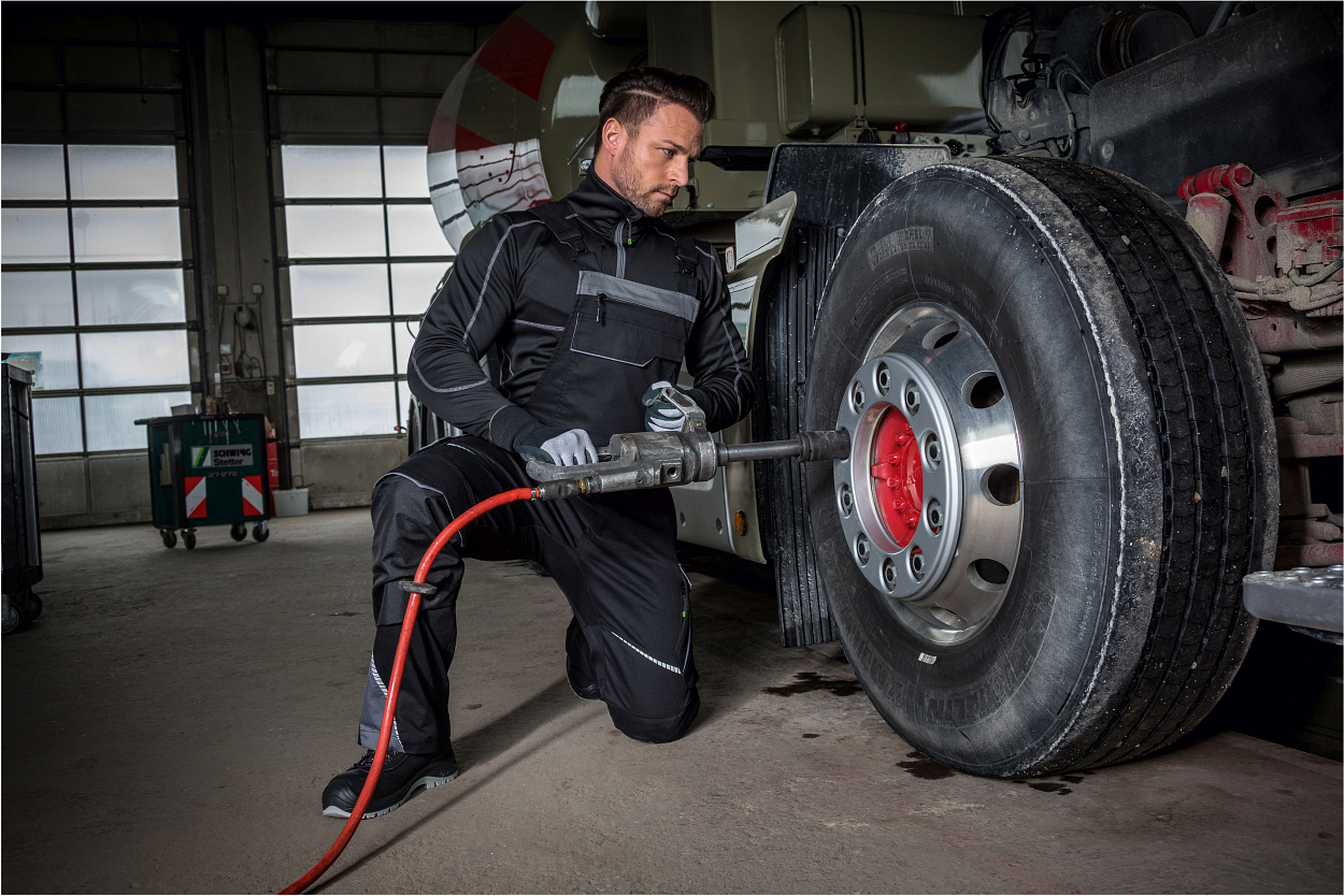 Latzhose FLEXL25 Flex Line in Schwarz/Grau, Gr. 72 von Leibwächter