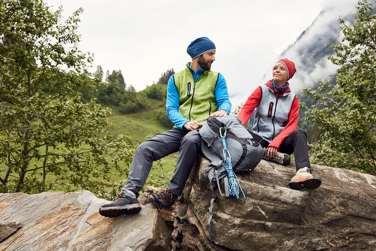 Men's Knitted Fleece Vest "JN774" in Royal-Melange/Red, Größe 3XL - Daiber