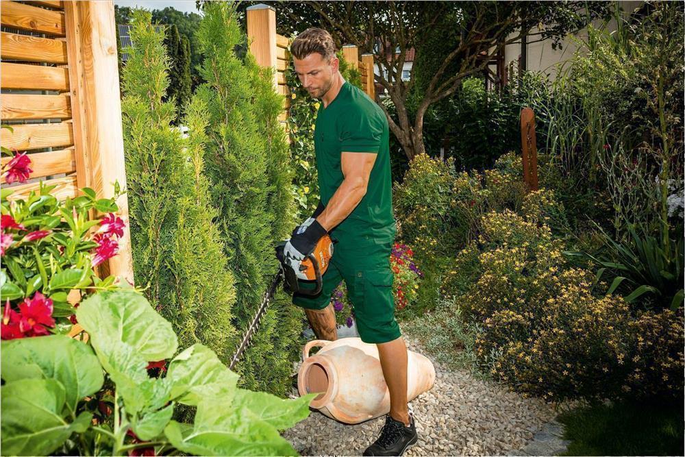 T-Shirt V-Neck Uwe FLEXT01 Flex Line in Grün, Gr. XS von Leibwächter