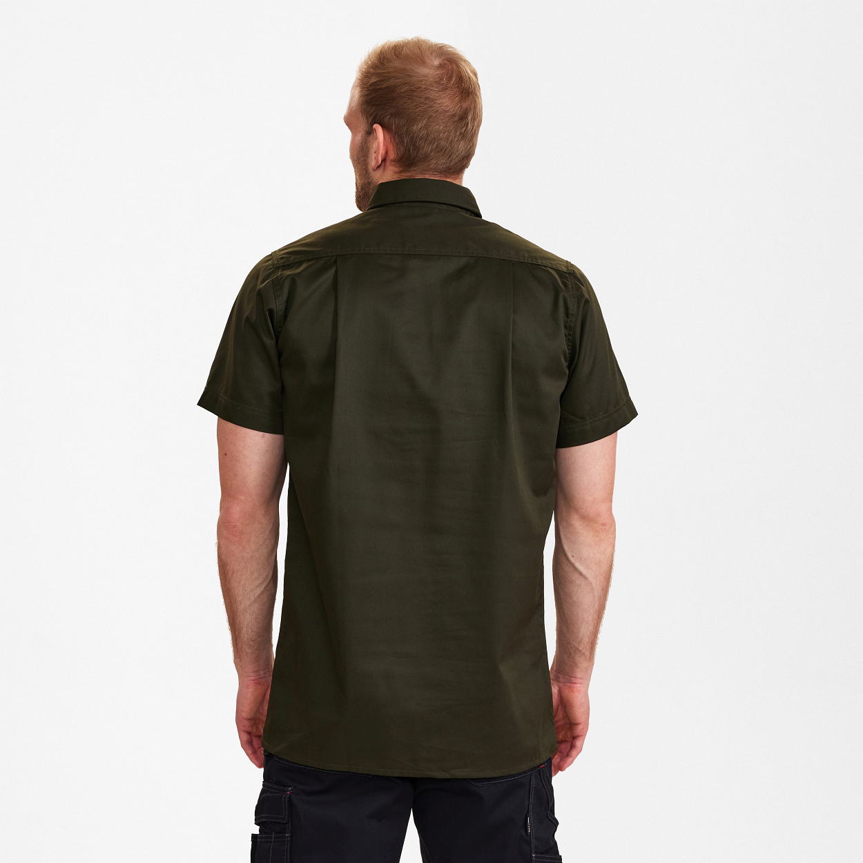 ENGEL Extend kurzärmliges Herrenhemd in Forest Green, Größe 49/50
