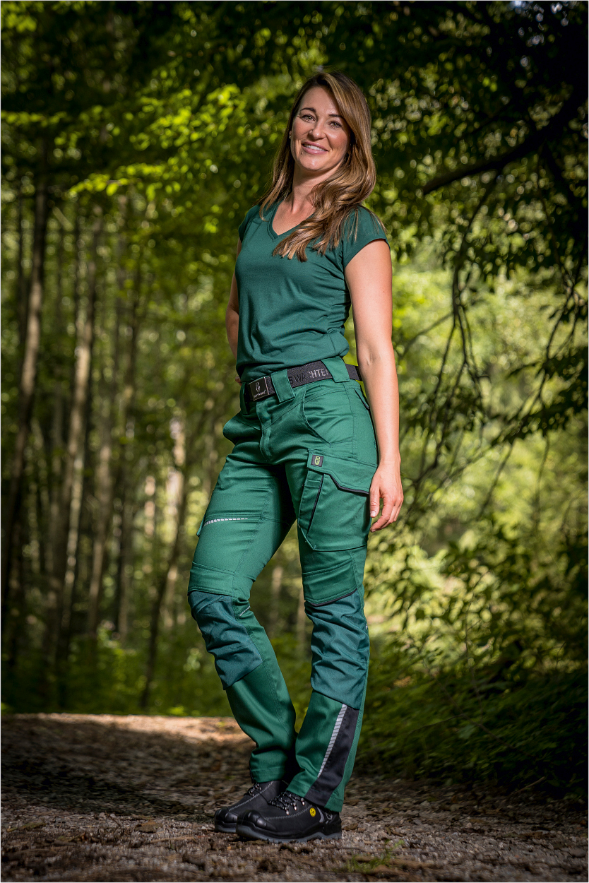 Damen T-Shirt "Lisa" Flex Line Grün FLXDT, Gr. 36 von Leibwächter Damen-Bundhose Flex Line Grün/Schwarz FLXDH, Gr. 52 von Leibwächter