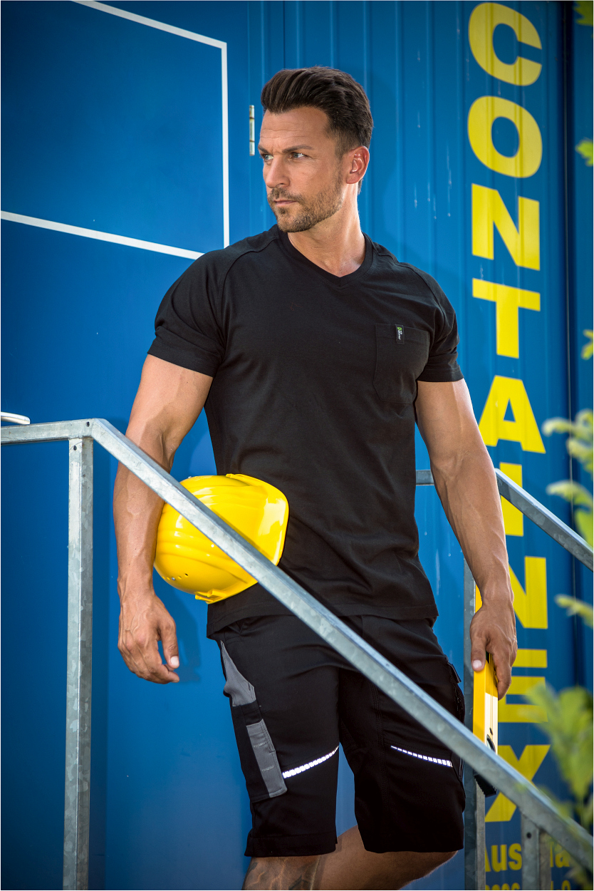 T-Shirt V-Neck Uwe FLEXT05 Flex Line in Schwarz, Gr. XS von Leibwächter