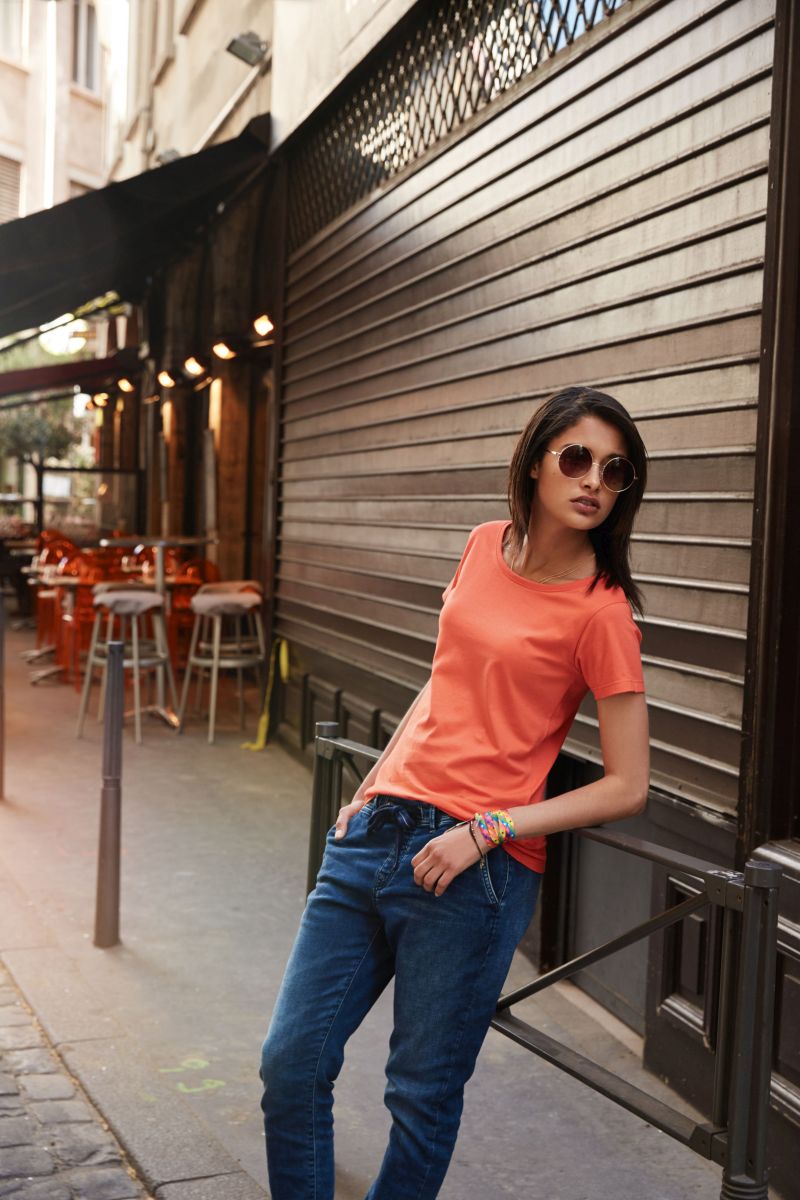 8007 Damen Basic T-Shirt in Yellow, Größe 2XL von James & Nicholson