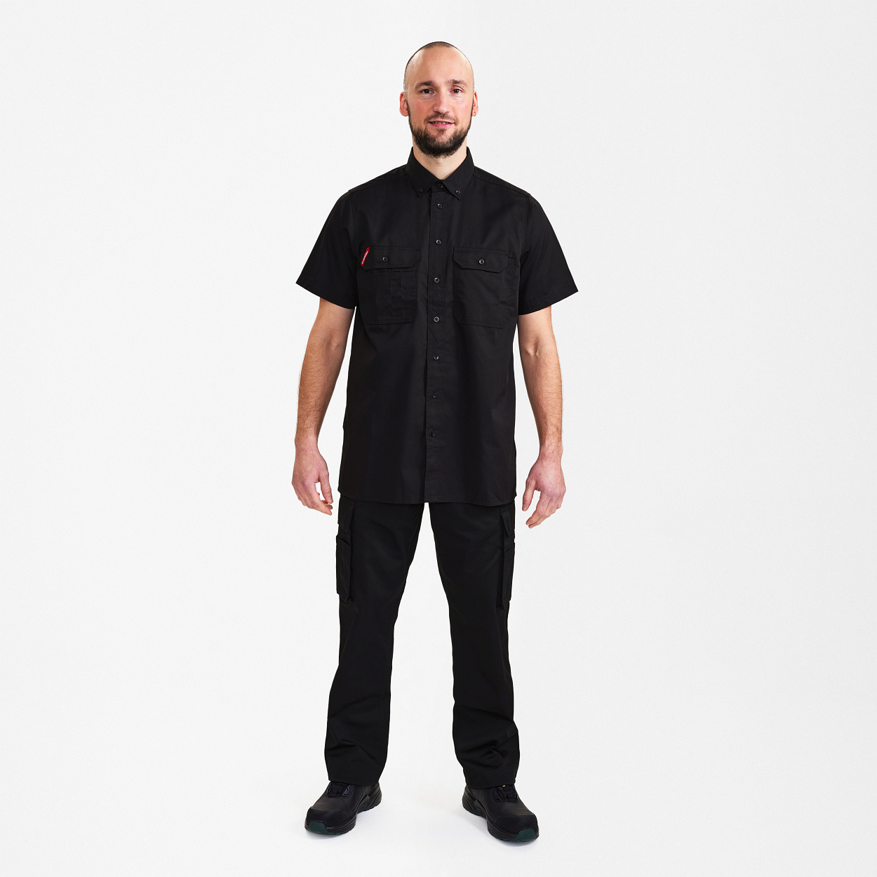 ENGEL Extend kurzärmliges Herrenhemd in Schwarz, Größe 47/48