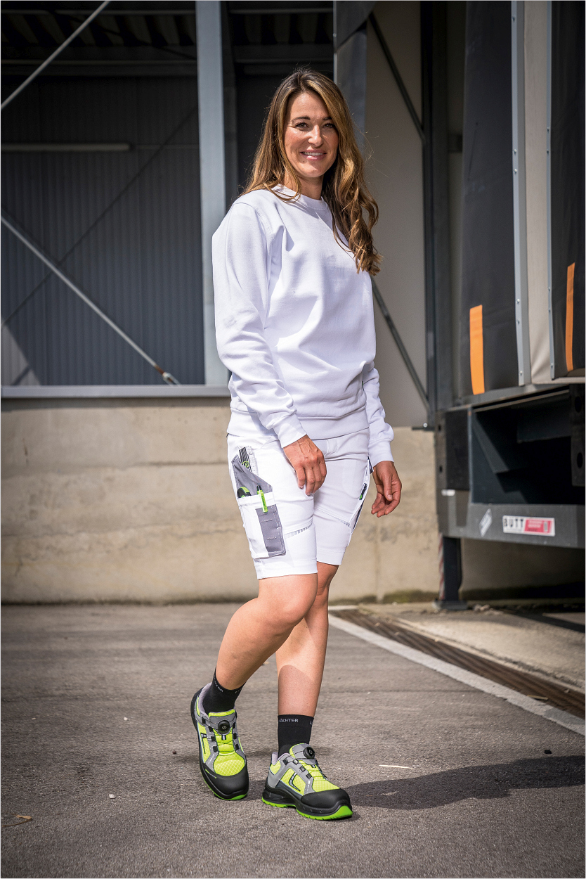 Rundhals-Sweater "Alex" Classic Line Weiß LWSR, Gr. 3XL von Leibwächter Damen Shorts Flex Line Weiß/Grau FLXDK, Gr. 52 von Leibwächter