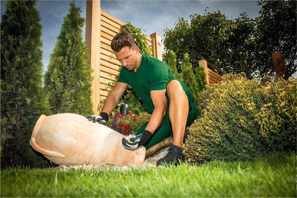 T-Shirt V-Neck Uwe FLEXT01 Flex Line in Grün, Gr. XS von Leibwächter