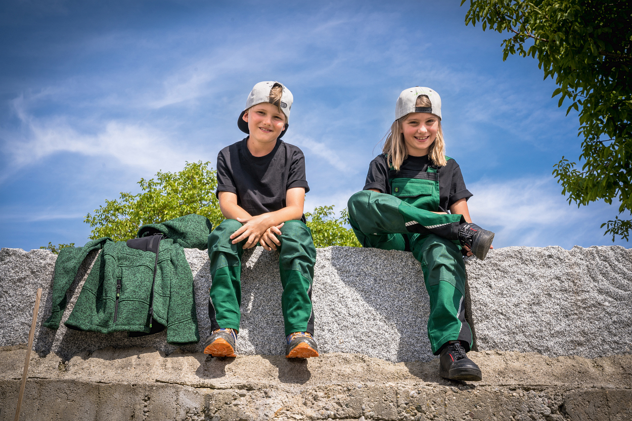 Kinder-Latzhose Flex Line Grün/Schwarz FLXKL, Gr. 158/ von Leibwächter