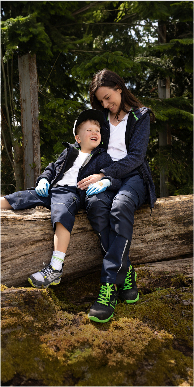 Kinder-Strickjacke Casual Line Marine CAKST, Gr. 98/104 von Leibwächter Kinder 3/4-Hose Flex Line Marine/Schwarz FLXKK, Gr. 158/ von Leibwächter