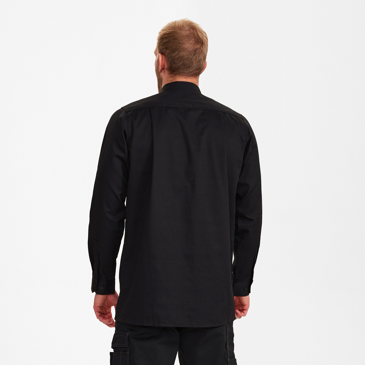 ENGEL Extend langärmliges Herrenhemd in Schwarz, Größe 49/50