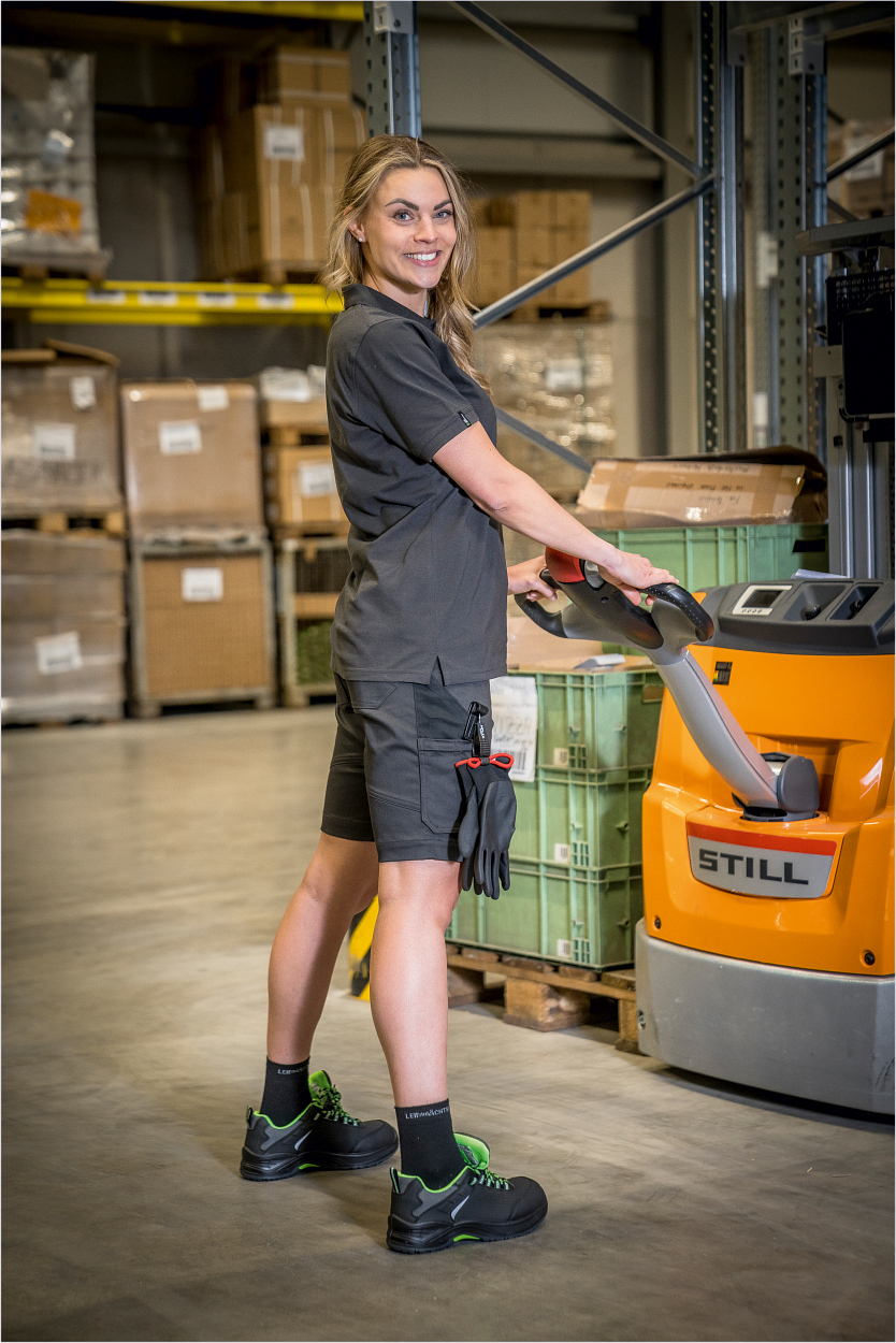 Damen-Shorts FLXDK28 Flex Line in Anthrazit/Schwarz, Gr. 36 von Leibwächter Damen-Shorts FLXDK28 Flex Line in Anthrazit/Schwarz, Gr. 52 von Leibwächter