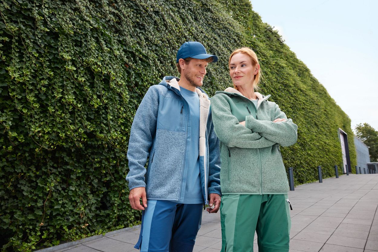 Workwear Knitted Fleece Jacket "JN1874" in Steel-Blue-Melange/Nature, Größe 4XL - Daiber