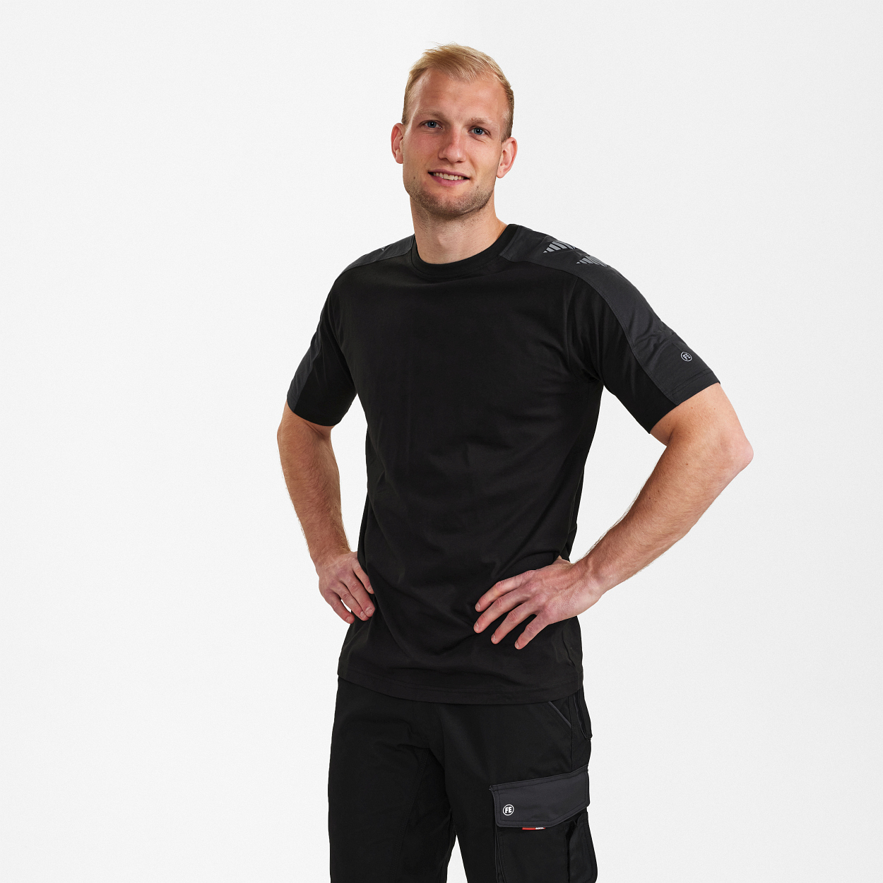 ENGEL Galaxy T-Shirt in Schwarz/Anthrazit Grau, Größe XS