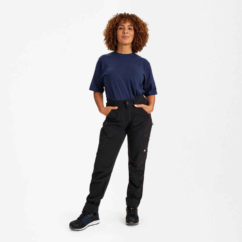 ENGEL X-treme 2362-317 Damen Servicehose mit 4-Wege Stretch in Schwarz – Modellansicht