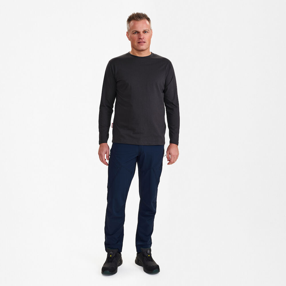 ENGEL Extend 9065-141 langarm-Shirt in Anthrazit Grau – Modellansicht