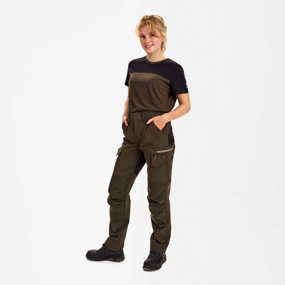 ENGEL Entire 2341-234 Damen Arbeitshose mit 4-Wege-Stretch in Forest Green/Schwarz – Modellansicht