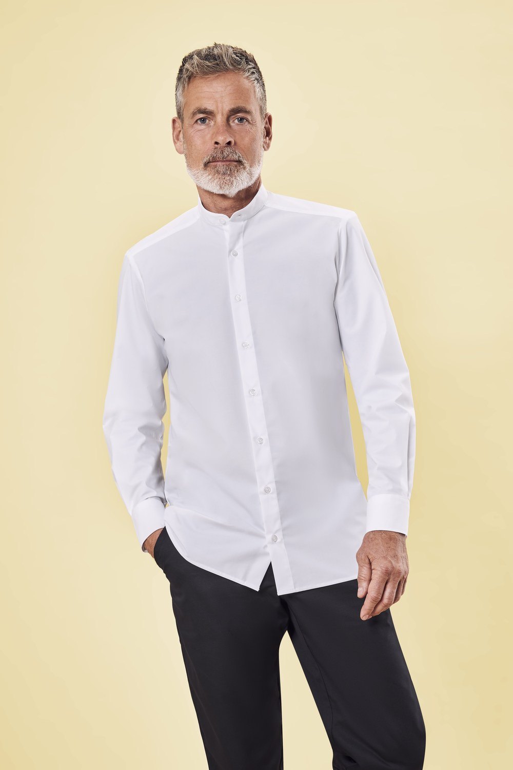 Greiff Herren-Stehkragenhemd 1/1 RF Basic in Weiß – Modellansicht