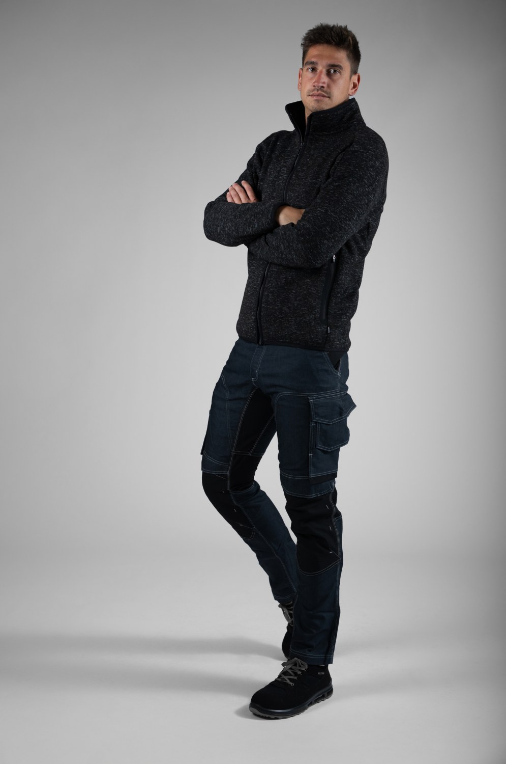 TRICORP Strickfleecejacke Redefined in Black – Modellansicht