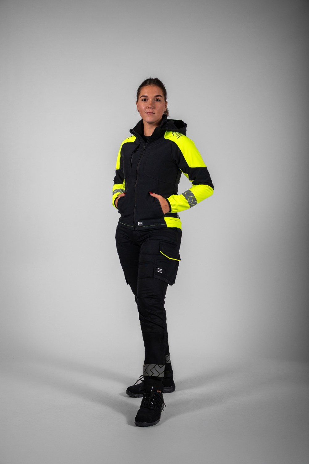 TRICORP Softshelljacke Kapuze Reflective Redefined Damen in Black-Fluoryellow – Modellansicht