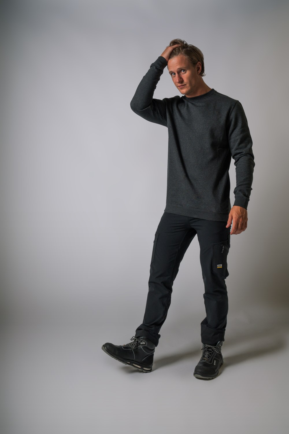 TRICORP Sweatshirt 280 Gramm in Antramel – Modellansicht