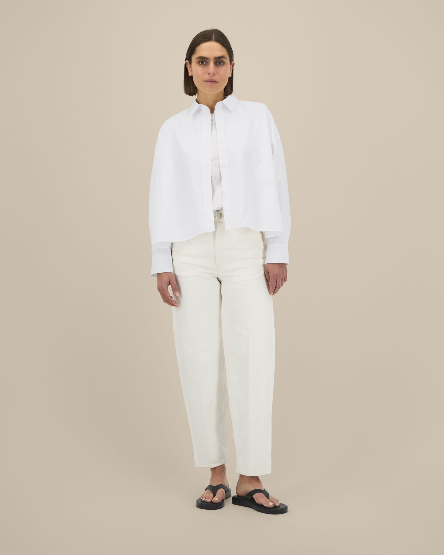 Stanley Stella Stella Harper in White – Modellansicht