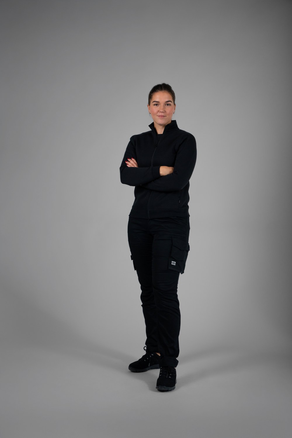 TRICORP Sweatjacke Redefined Damen in Black – Modellansicht