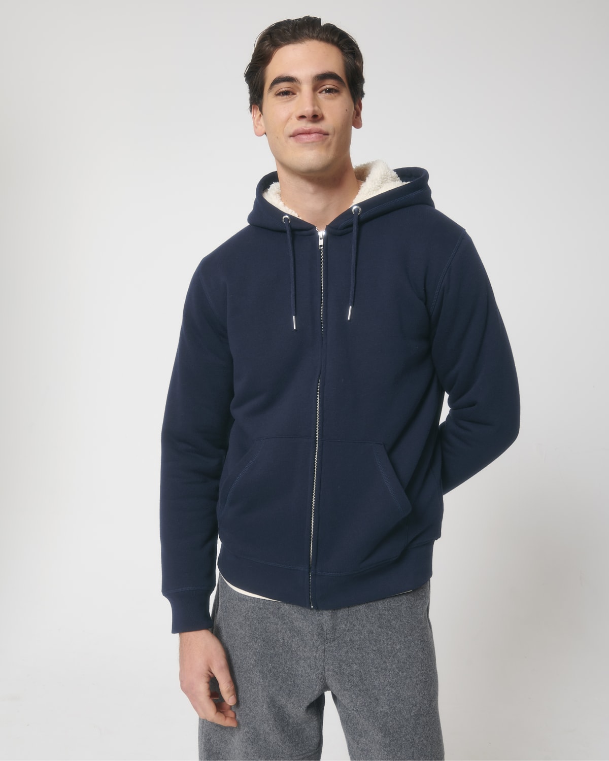 Stanley Stella Hygger Sherpa in French Navy – Modellansicht