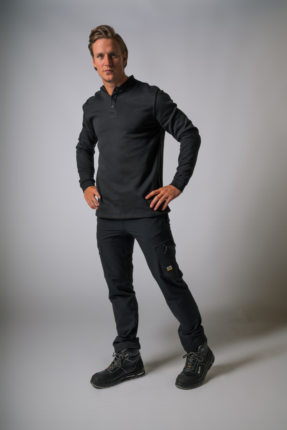 TRICORP Sweatshirt Polokragen in Black – Modellansicht
