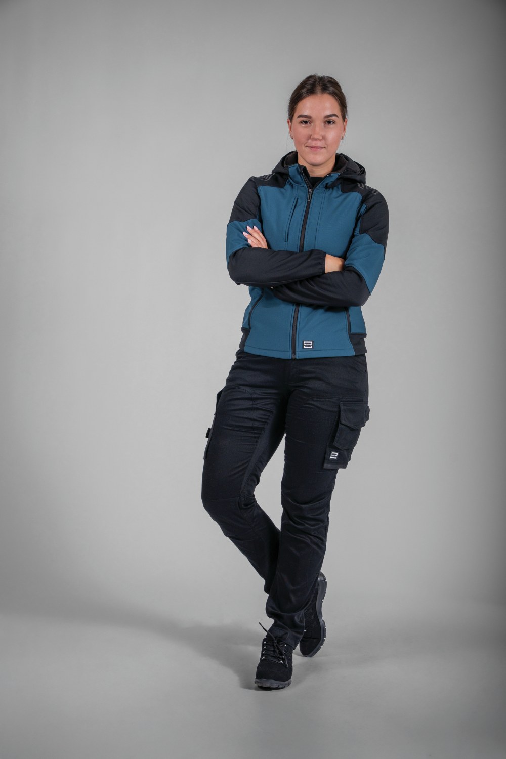 TRICORP Softshelljacke Kapuze Bicolor Redefined Damen in Teal-Black – Modellansicht
