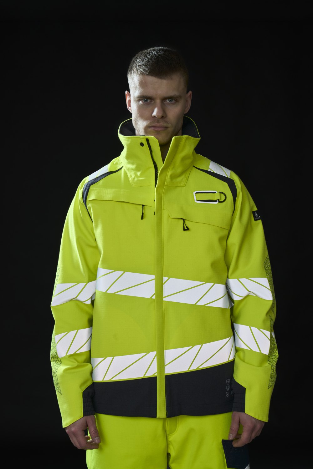 MASCOT Accelerate Multisafe Hardshelljacke in Hi-Vis Gelb/Schwarzblau – Modellansicht