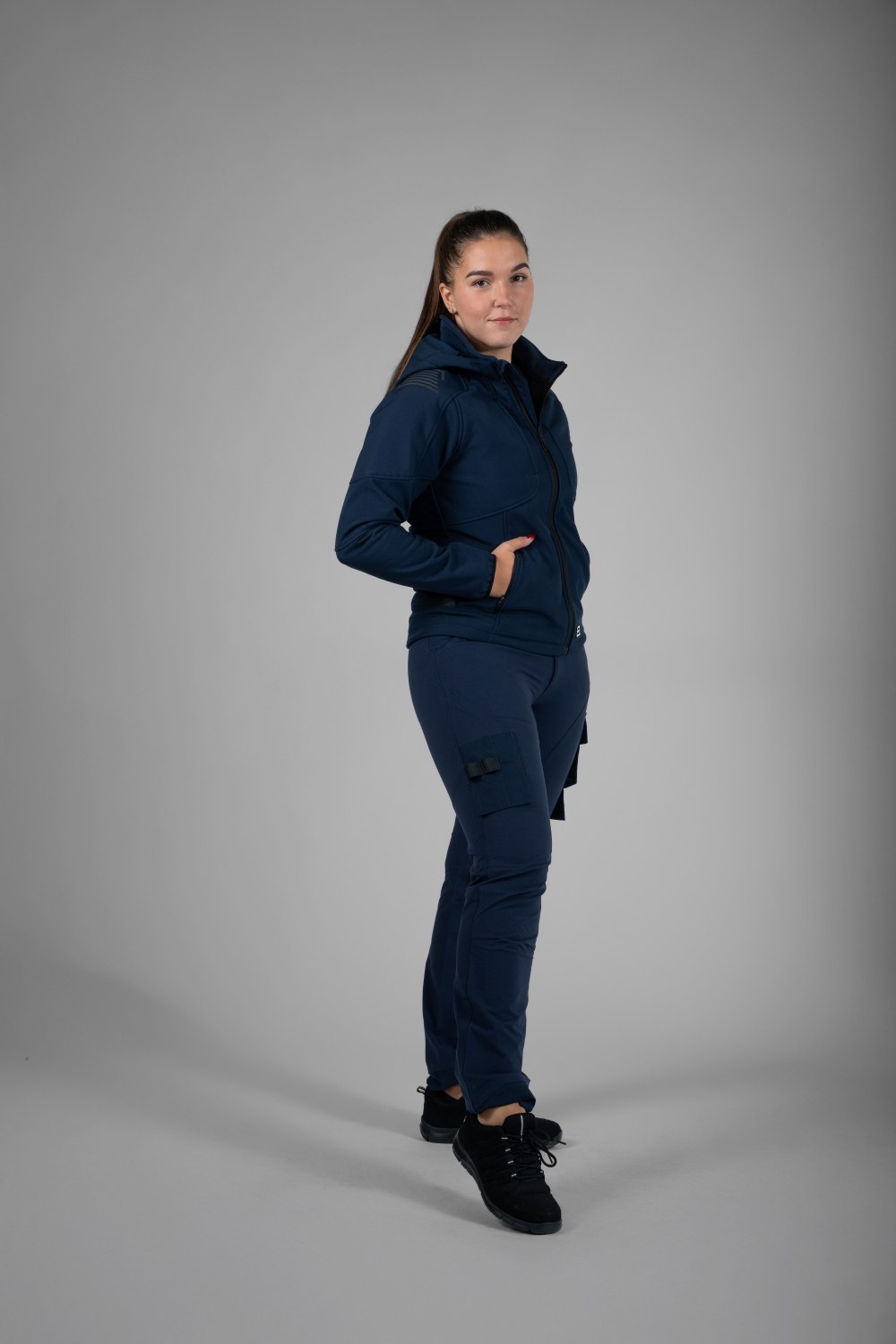 TRICORP Softshelljacke Kapuze Exzellent Redefined Damen in Ink – Modellansicht