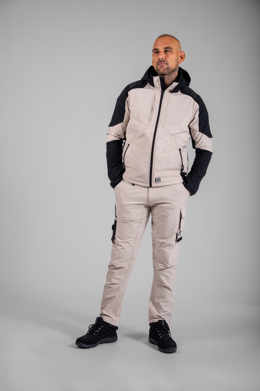 TRICORP Softshelljacke Kapuze Bicolor Redefined in Sand-Black – Modellansicht