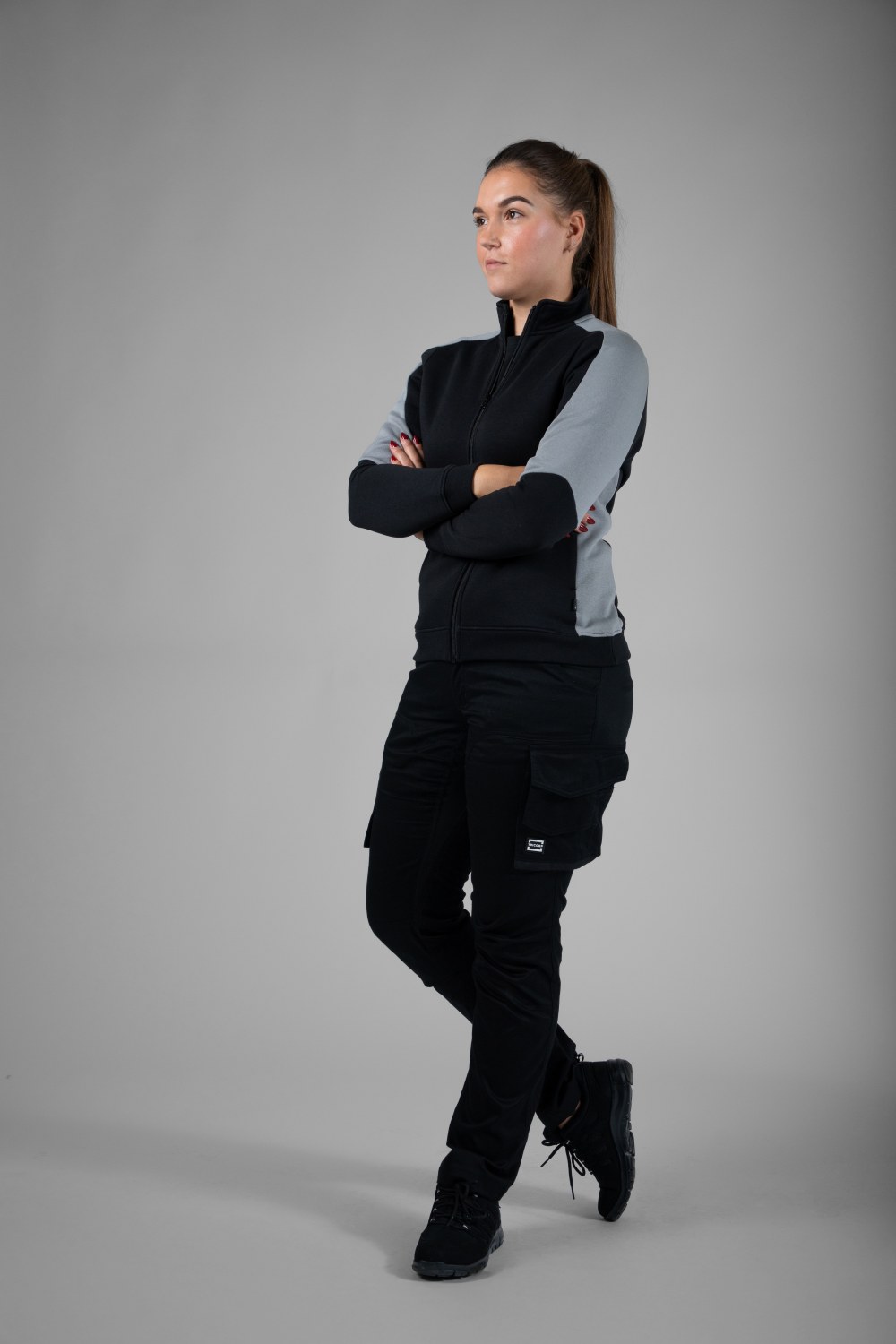 TRICORP Sweatjacke Bicolor Redefined Damen in Black-Grey – Modellansicht