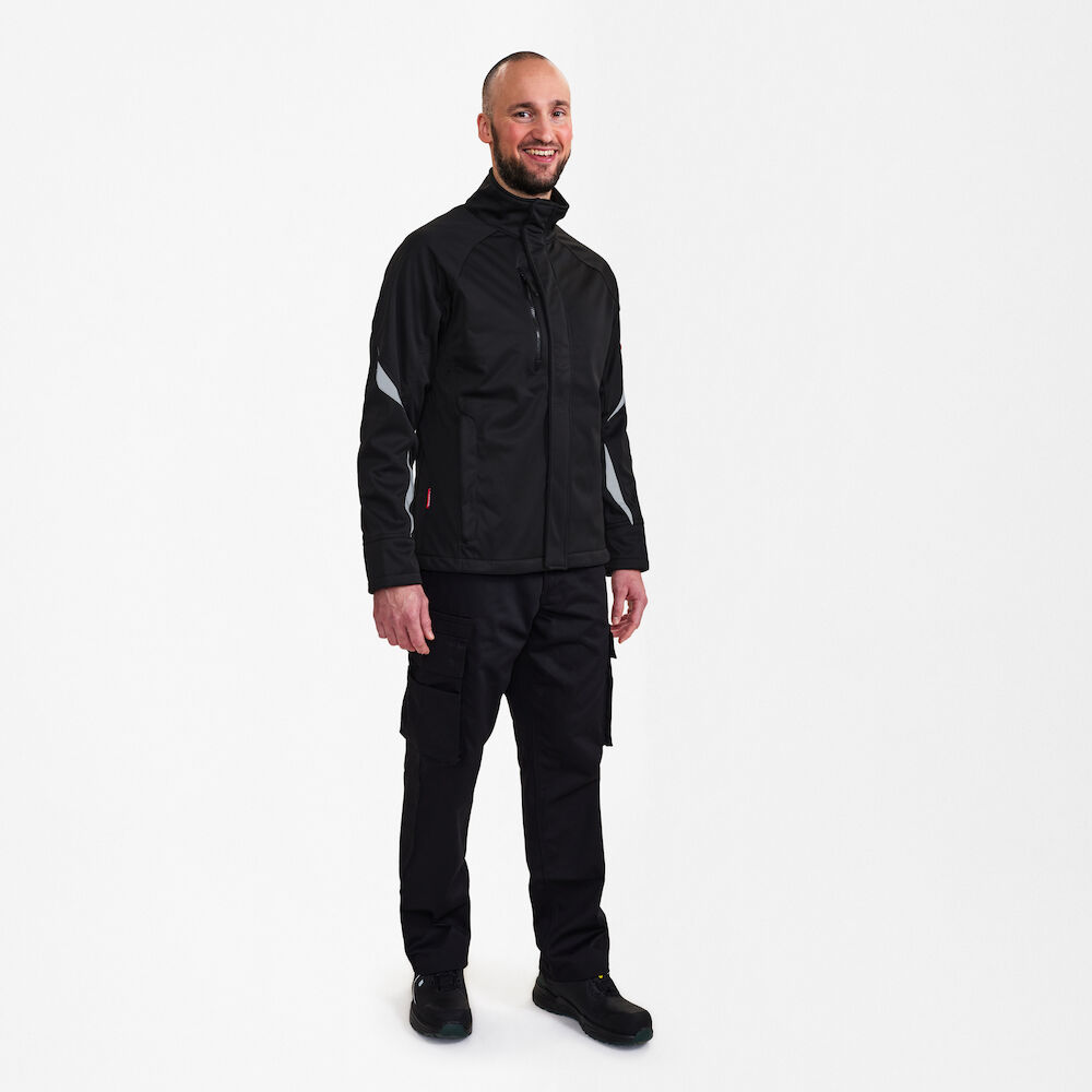 ENGEL Extend 1454-328 Softshelljacke in Schwarz – Modellansicht