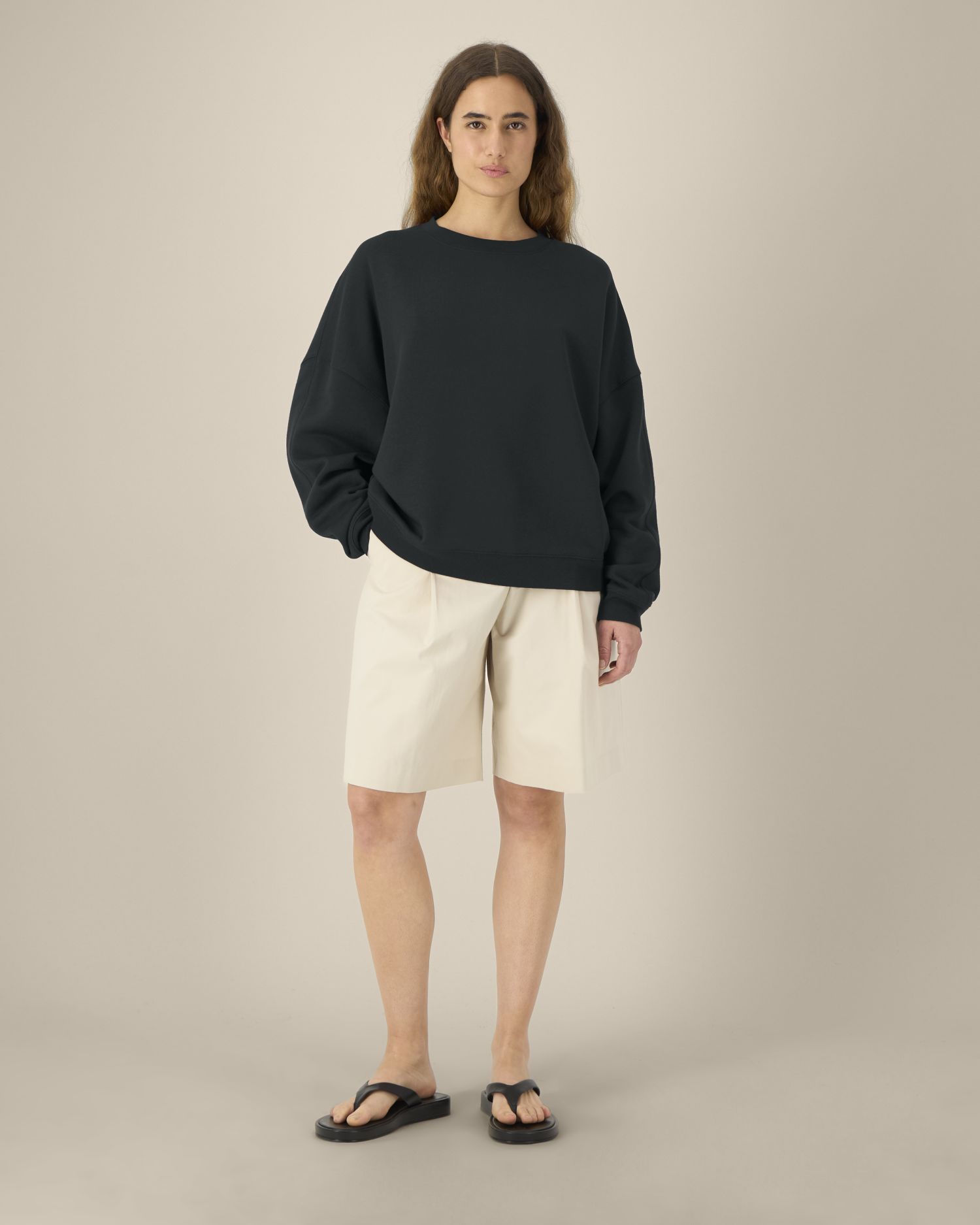 Stanley Stella Stella Lianna in Black – Modellansicht