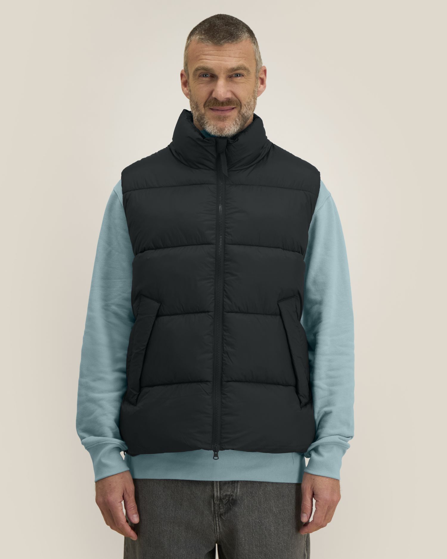 Stanley Stella Puffer Gilet 2.0 in Black – Modellansicht