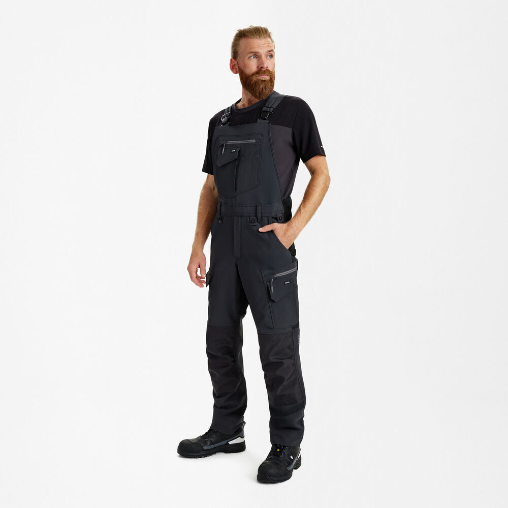 ENGEL Entire 3337-234 Latzhose mit 4-Wege-Stretch in Anthrazitgrau/Schwarz – Modellansicht