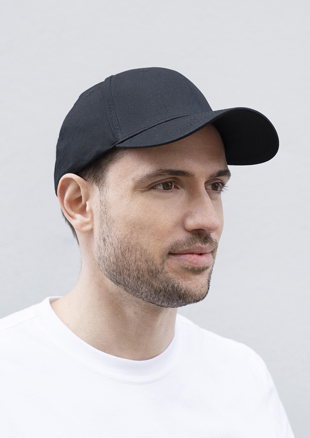 Karlowsky Basecap Action in Schwarz – Modellansicht