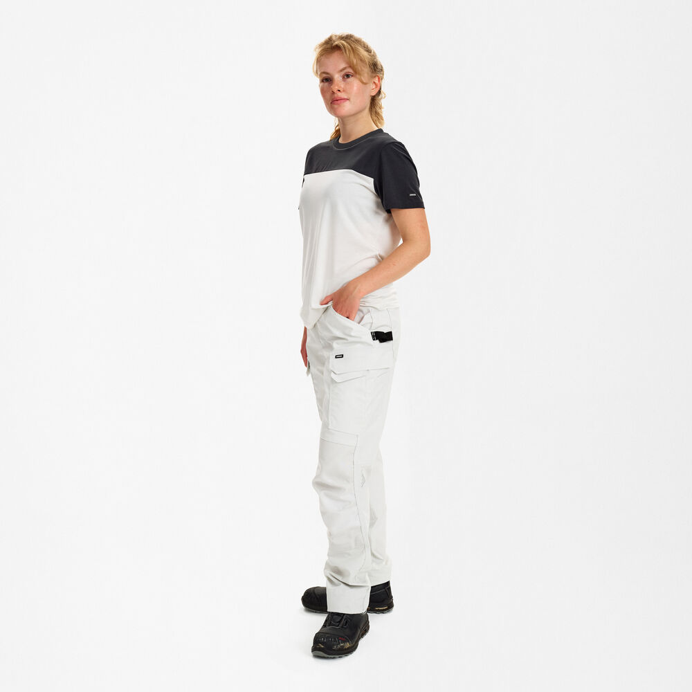 ENGEL Entire 9334-243 Damen T-Shirt in Bone White / Anthracite Grey – Modellansicht
