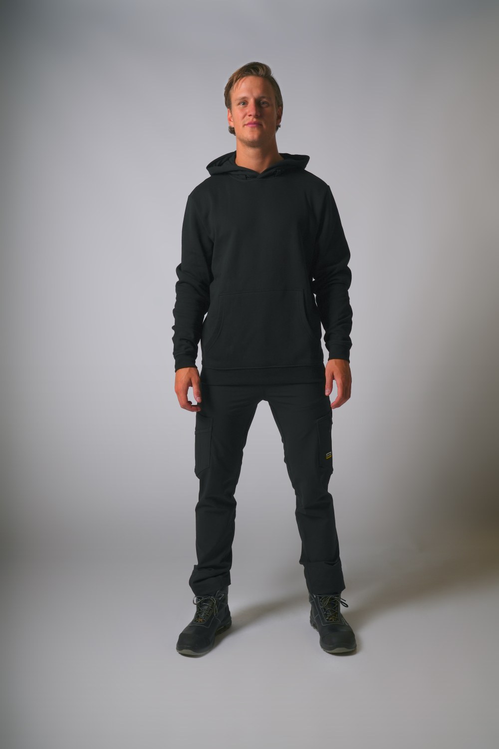 TRICORP Hoodie Waschbar 60°C in Black – Modellansicht