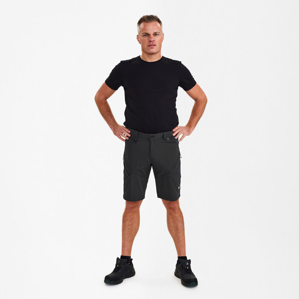 ENGEL X-treme 6367-317 Arbeitsshorts mit 4-Wege-Stretch in Anthrazit Grau – Modellansicht