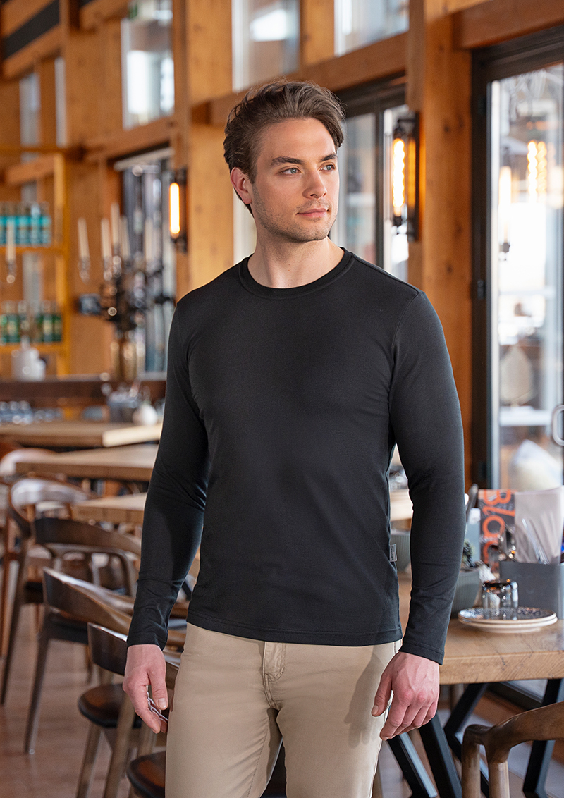 Karlowsky Langarm Herren Workwear Shirt Casual-Flair in Schwarz – Modellansicht