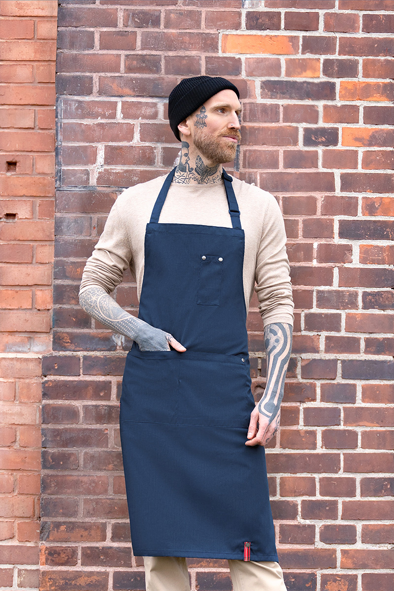 Latzschürze ROCK CHEF®-Stage2 in Stahlblau – Modellansicht