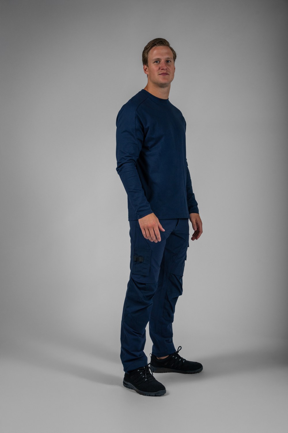 TRICORP T-Shirt Langarm Redefined in Ink – Modellansicht