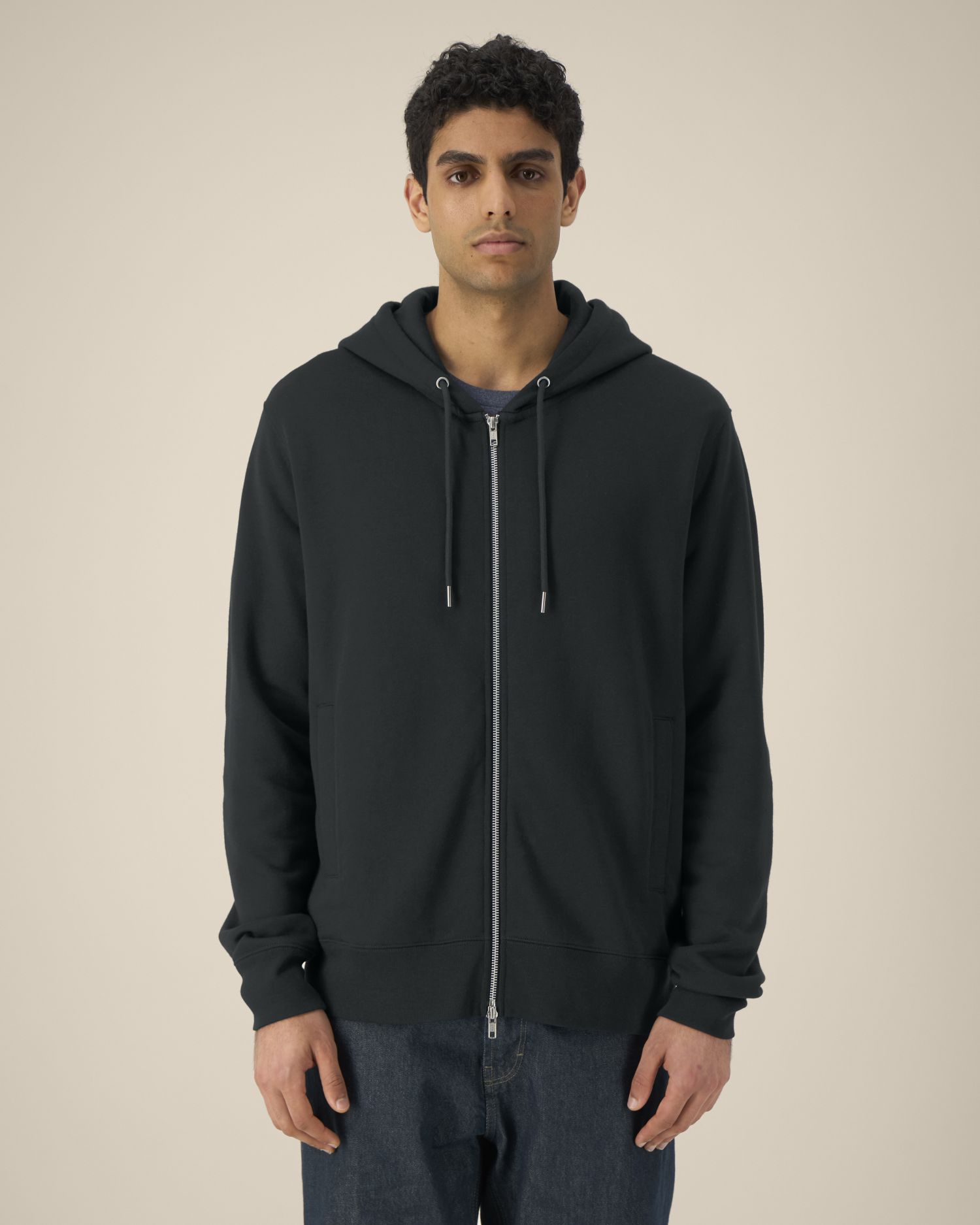 Stanley Stella Astor in Black – Modellansicht