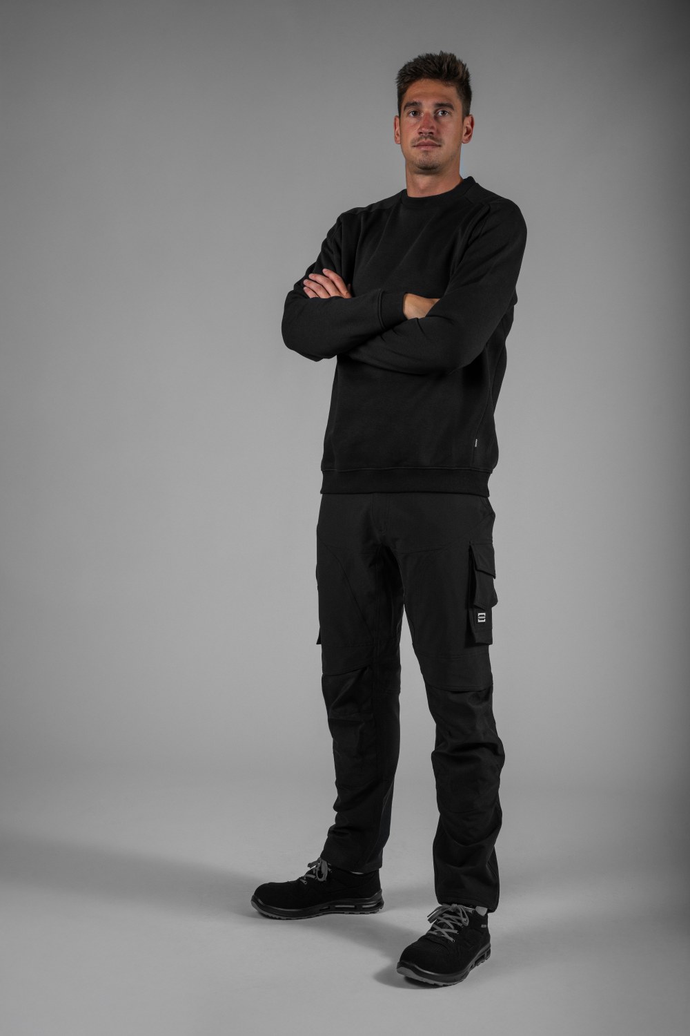 TRICORP Sweatshirt Redefined in Black – Modellansicht