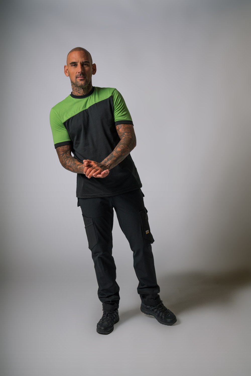 TRICORP T-Shirt Bicolor Quernaht in Black-Lime – Modellansicht
